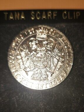 Tana Gold Scarf Clip